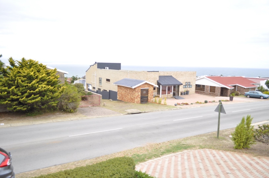3 Bedroom Property for Sale in Wavecrest Eastern Cape